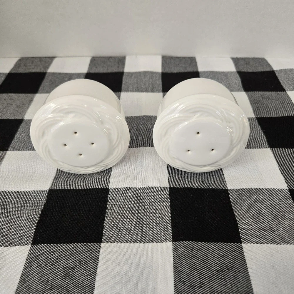 Pfaltzgraff Acadia Salt And Pepper Shaker Set White Stoneware No Chips Or Cracks